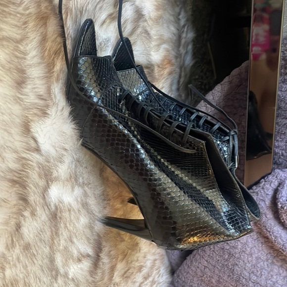 Burberry black python open toe ankle booties - Picture 1 of 5